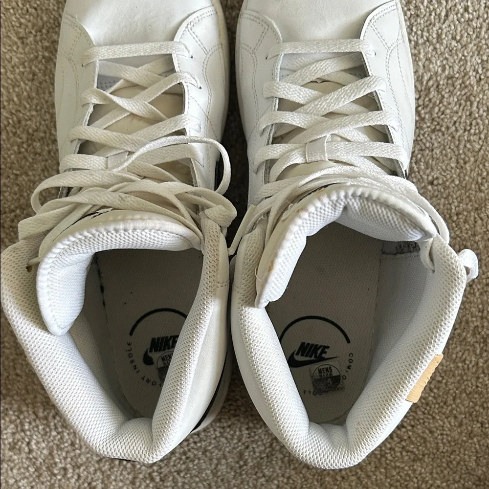 Nike Men's White and Black Sneakers